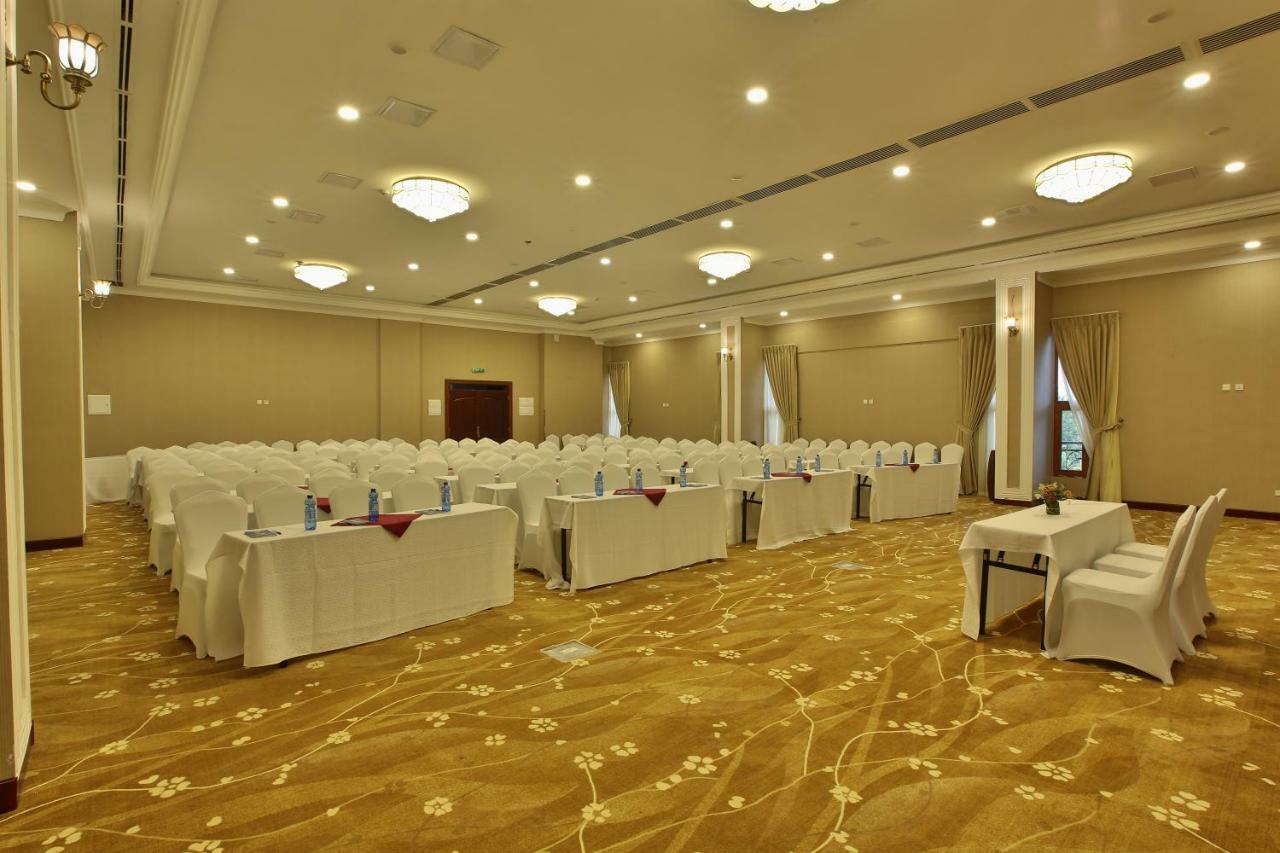 Sapphire Addis Hotel Exterior photo