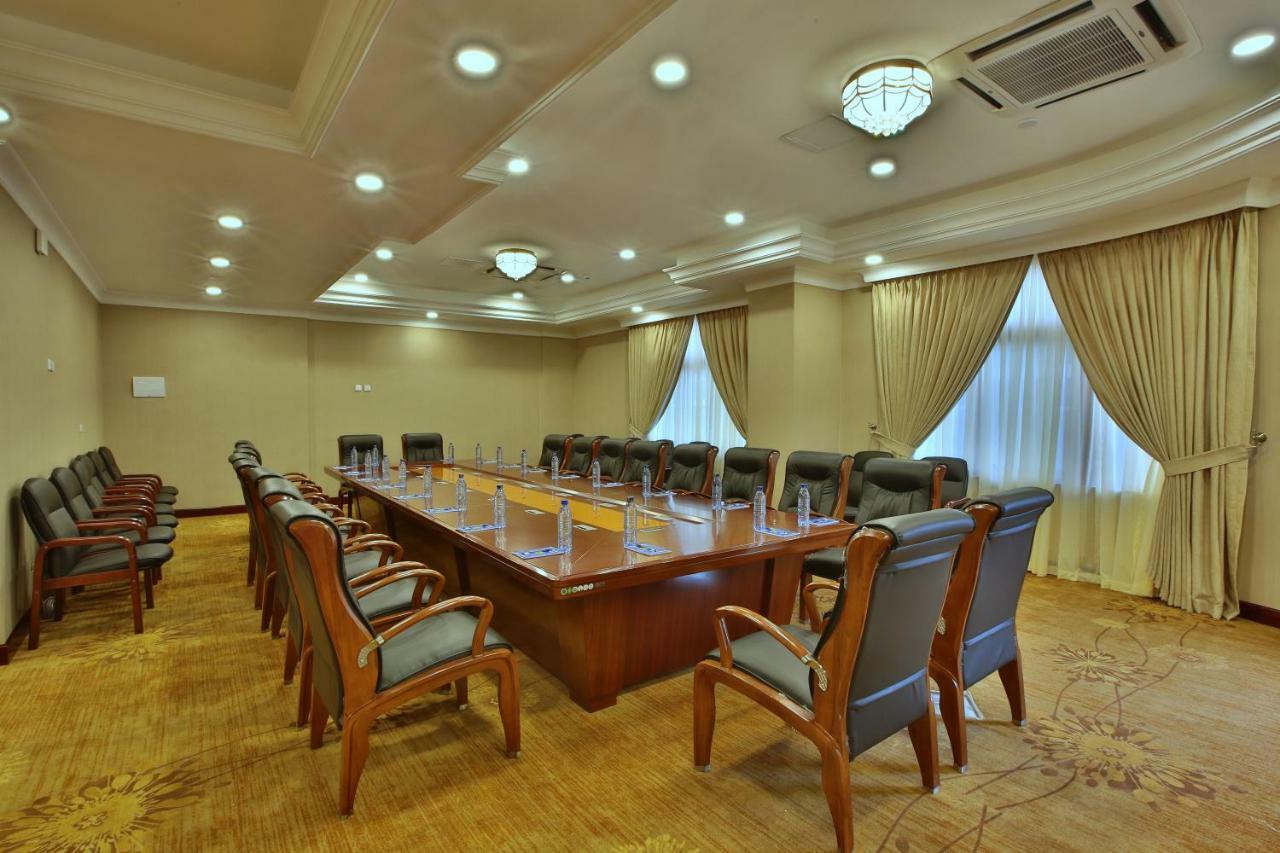 Sapphire Addis Hotel Exterior photo